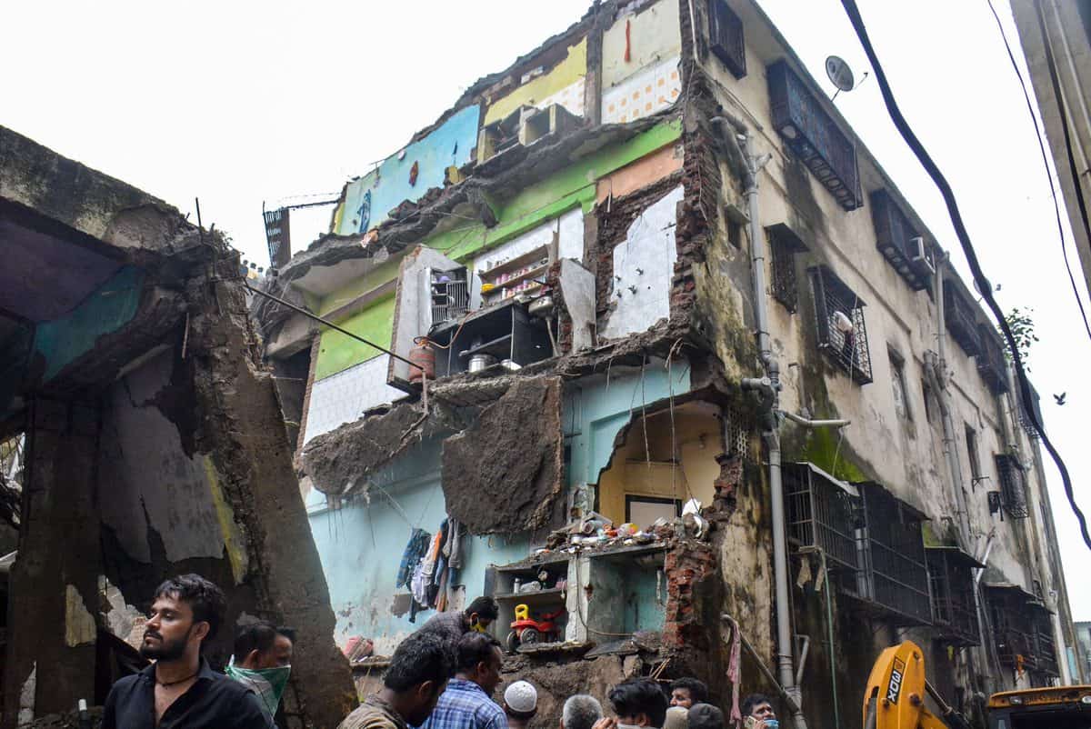 महाराष्ट्र में बड़ा हादसा, इमारत ढहने से 13 की मौत