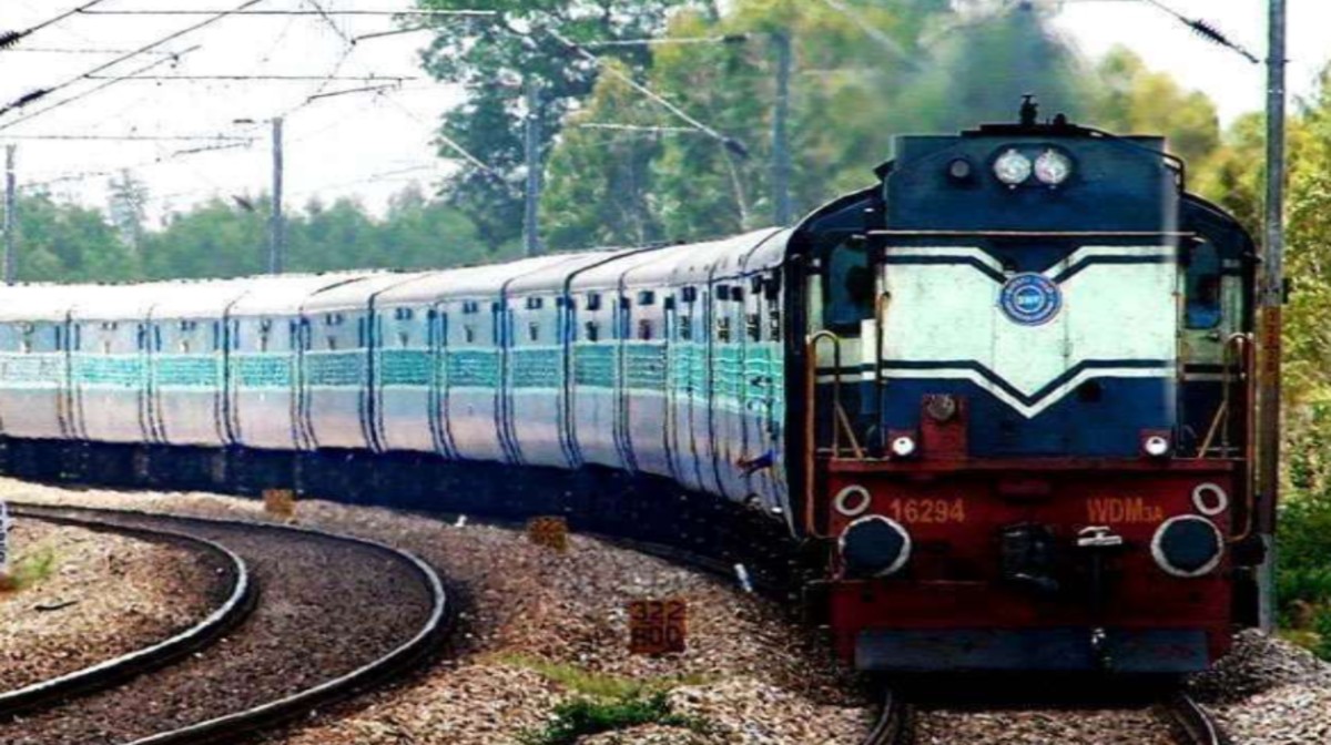 भारतीय रेलवे के लिए अक्टूबर 2020 के महीने में कमाई और लोडिंग के मामले में माल ढुलाई के आंकड़ों का तेजी से बढ़ाना जारी