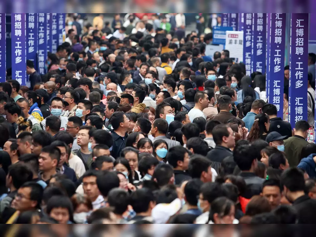 रिपोर्ट के अनुसार चीन में युवा बेरोजगारी मई में रिकॉर्ड 20.8% पर पहुंच गई